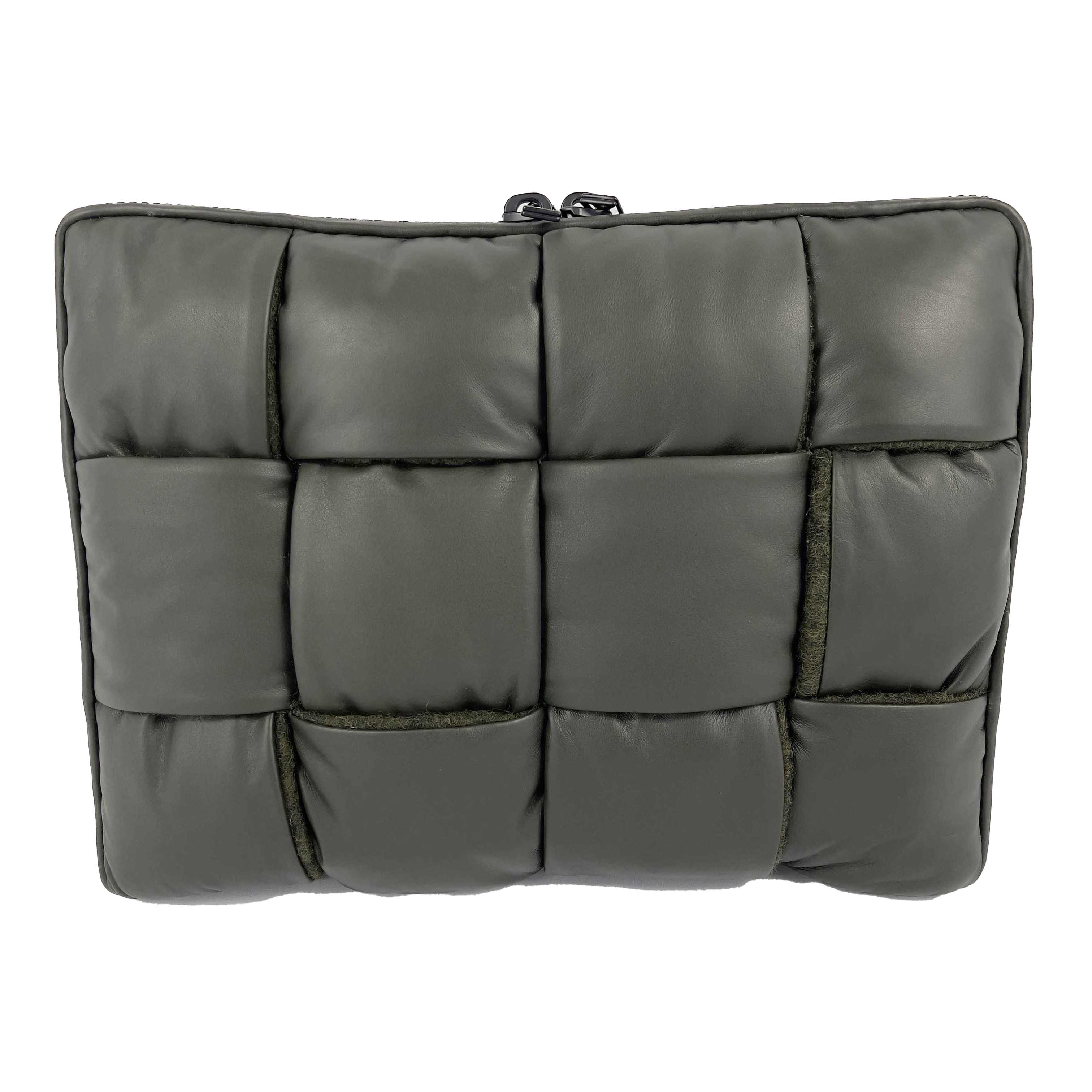Bottega Veneta Green Lizard Zip Pouch - Ann's Fabulous Closeouts